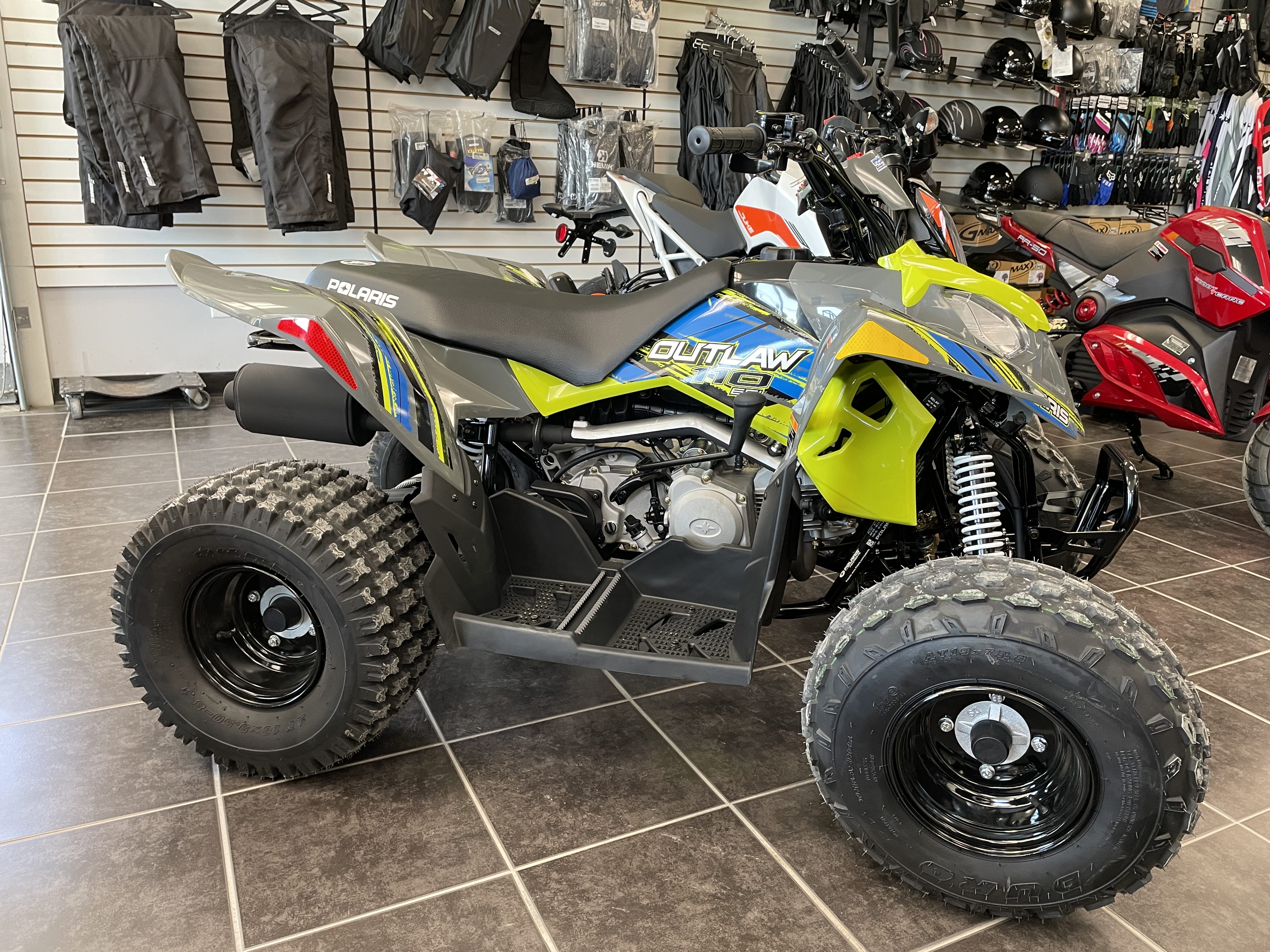 Boutique de la Moto à Matane 2022 POLARIS OUTLAW 110 EFI - AVALANCHE GRAY
