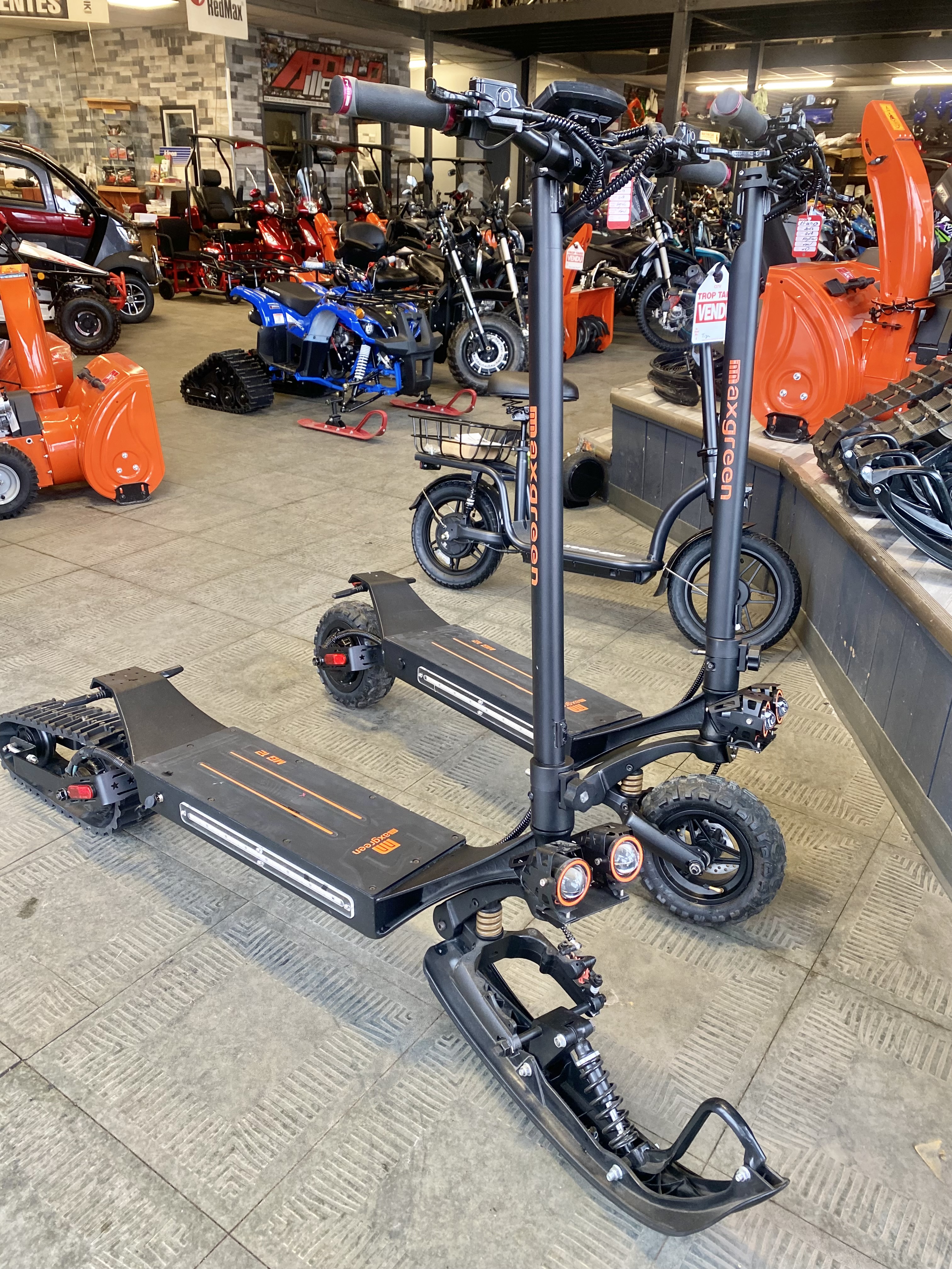 SLEIGHR 2IN1 SNOW SCOOTER